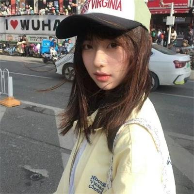 四个女人的故事封面